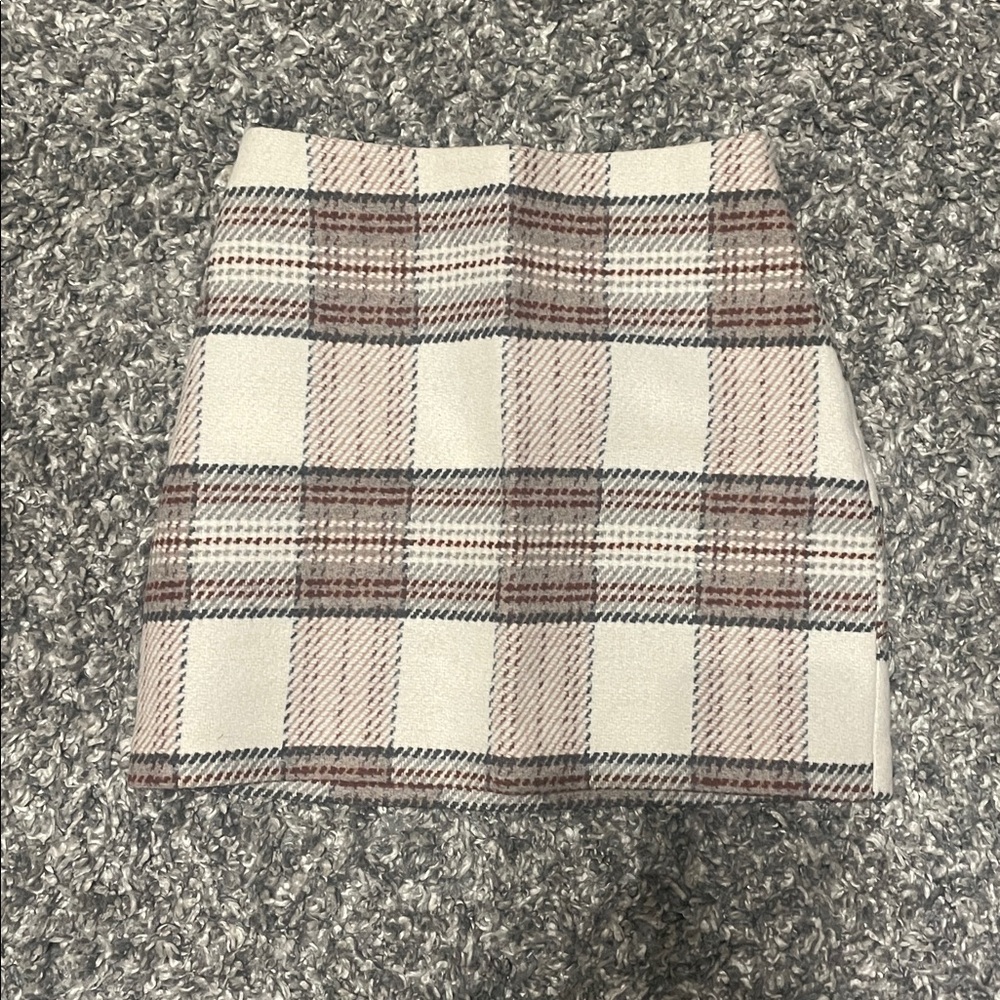 H&M Cream and Gray Apparel
